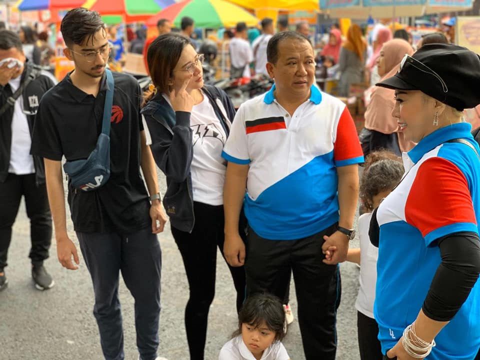 Calon Bupati Jember H Hendy Siswanto Jalan Santai di Car Free Day